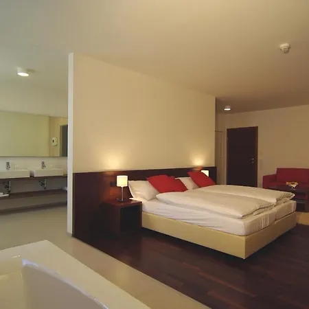 & Restaurant Christkindlwirt シュタイアー