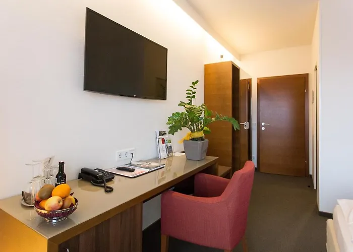 & Restaurant Christkindlwirt 4* שטייר